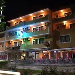 Viv Ξενοδοχείο Τρέμπινιε