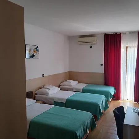 Viv Hotel 3*