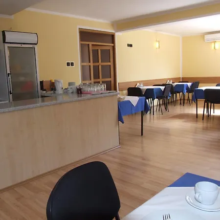 Viv Hotel