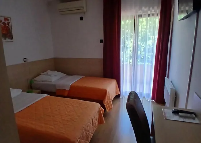 Viv 3* تريبينيي